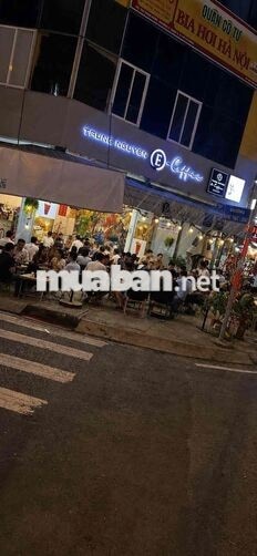 sang nhượng cà phê và có 10p trọ