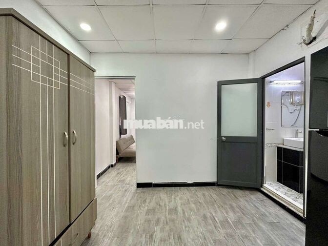 Phòng tách bếp siêu rộng , có thang máy , ngay Phan Đăn̈g Lưu sầm uất