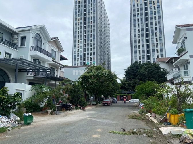 Bán biệt thự KDC 13E Làng Việt Kiều, xã Bình Hưng, Hồ Chí Minh, 203m2
