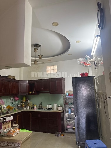 Bán nhà mặt tiền Văn thân 1trệt 3lầu sân thượng 12Tỉ,ng3,8m dài 12m