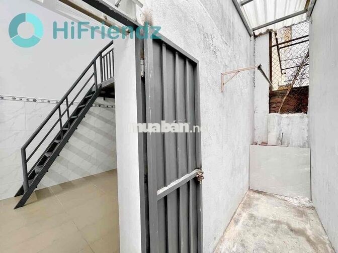 Cho Thuê Phòng Trệt Gác Đứng Được Mới 100% Gần Đầm Sen Hoà Bình