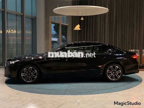 Xe BMW 5 Series 530i M Sport 2026 - 2 Tỷ 981 Triệu