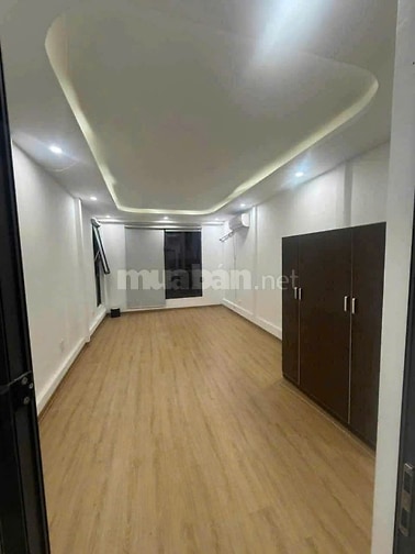 Cho thuê nhà 5 tầng Văn Cao, Ba Đình. Giá: 12tr/ tháng