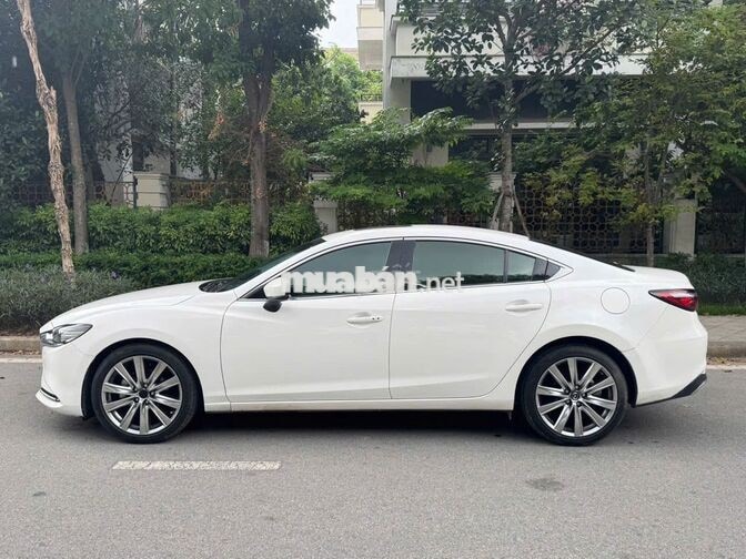 Mazda 6 2022 Premium 2.0 AT Trắng