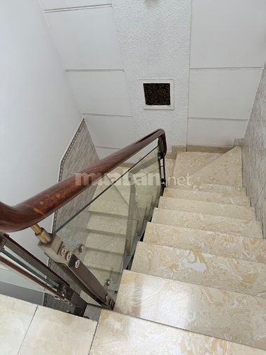 Bán nhà mặt tiền Văn thân 1trệt 3lầu sân thượng 12Tỉ,ng3,8m dài 12m