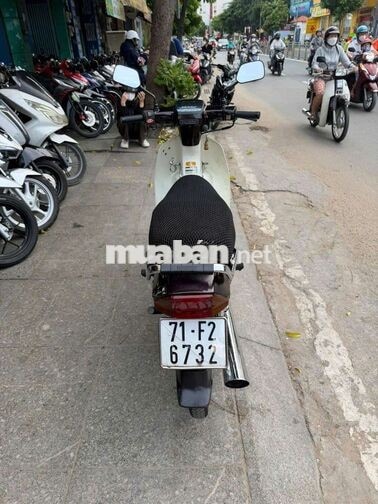 Honda Dream màu Nâu trắng