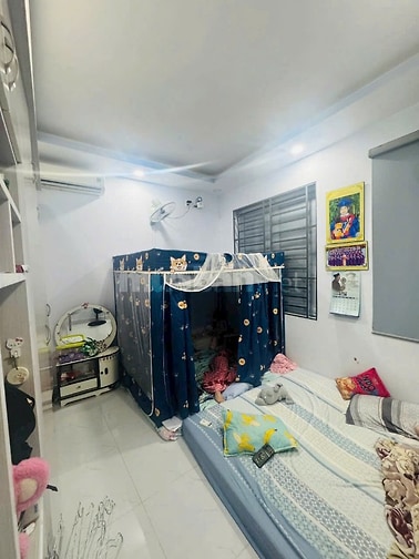 BÁN NHÀ 4 TẤM ĐƯỜNG TÔN ĐẢN NHÀ MỚI DỌN VÀO Ở NGAY 