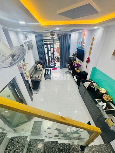 BÁN NHÀ 4 TẤM ĐƯỜNG TÔN ĐẢN NHÀ MỚI DỌN VÀO Ở NGAY 