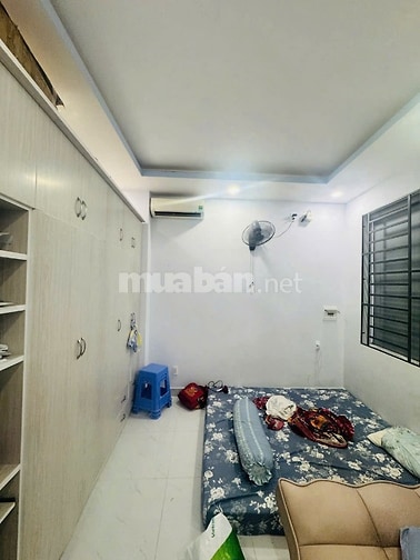 BÁN NHÀ 4 TẤM ĐƯỜNG TÔN ĐẢN NHÀ MỚI DỌN VÀO Ở NGAY 