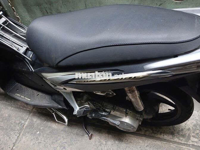 Xe mạnh vút, êm, Honda Air Blade màu Đen