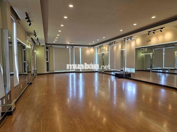 Nguyễn Đình Chiểu ngay góc Nguyễn Thiện Thuật ngang 8m kc 5 tầng 75tr