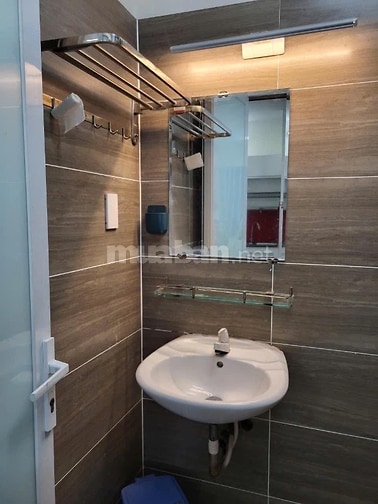 Cho thuê căn chung cư 2PN, CC 155 Nguyễn Chí Thanh Q5 - có ban công
