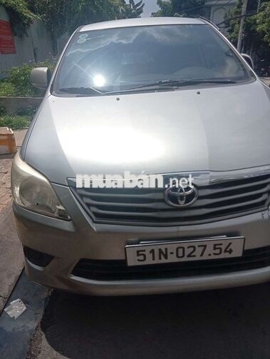 Toyota Innova 2012 7 chỗ Xăng MT 141125km Bạc