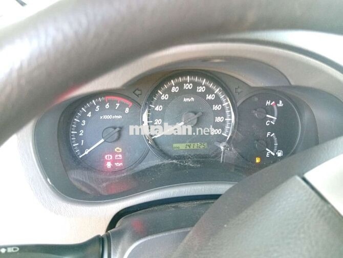 Toyota Innova 2012 7 chỗ Xăng MT 141125km Bạc