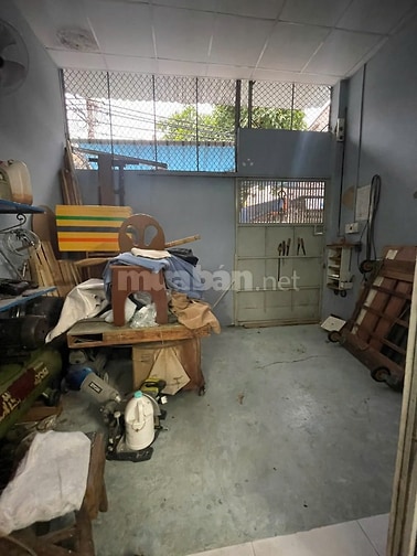 Định cư nước ngoài bán gấp nhà hẻm xe hơi Nguyễn Khoái, Quận 4