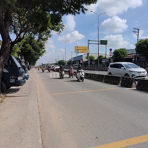 Cho thuê kho 400m2 giá: 35tr mt QL1A đg xe cont 40f 24h ra vào thoải m