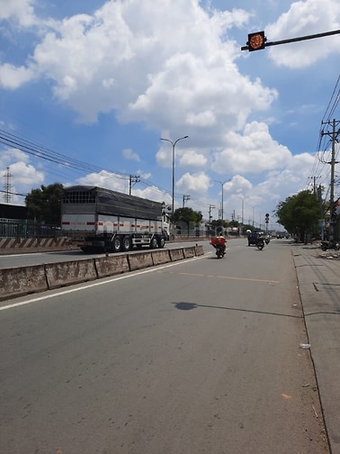 Cho thuê kho 400m2 giá: 35tr mt QL1A đg xe cont 40f 24h ra vào thoải m