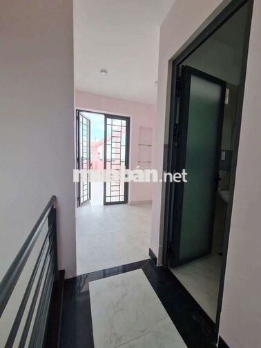 CHO THUÊ NHÀ 5X22(TRỆT+LỬNG+2LẦU+ST) FULL MÁY LẠNH NHÀ THANG MÁY