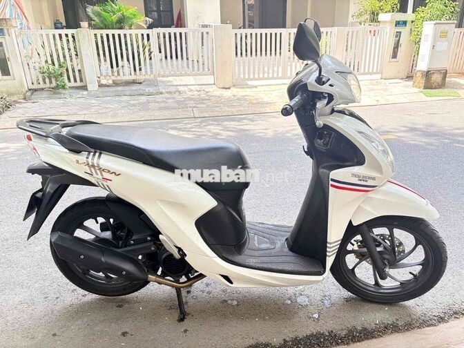 Honda Vision màu Trắng