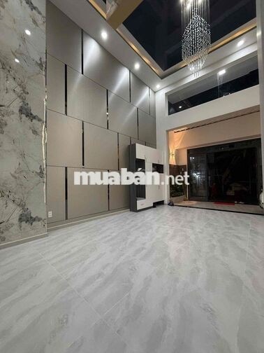 Nhà Phố mặt tiền Hoàng Quốc Việt,4PN,5WC