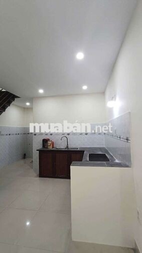 Nhà đẹp 1trệt 1lửng 2pn 1wc đường 8m ngay trường Nguyễn Thị Định TTN1