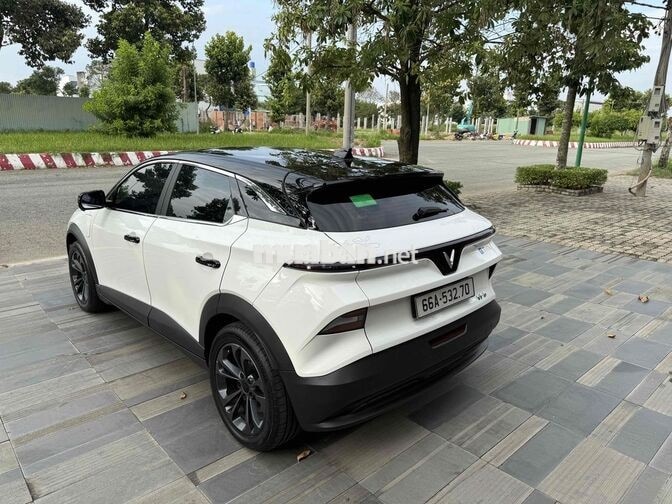 VinFast VF 6 2026 Plus 6000 km Trắng