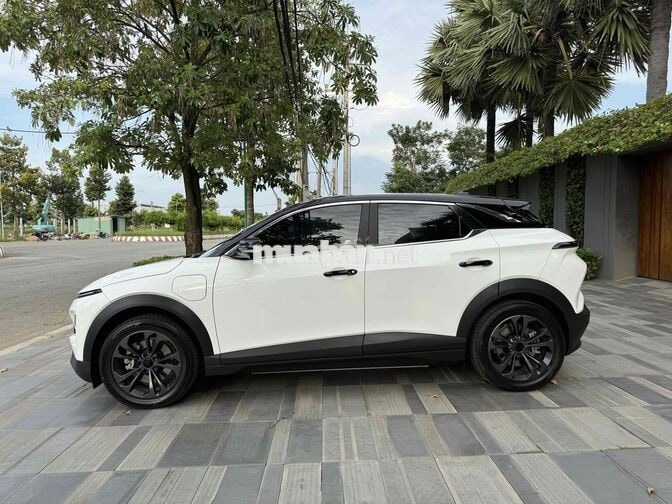 VinFast VF 6 2026 Plus 6000 km Trắng
