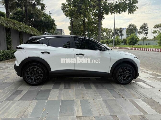 VinFast VF 6 2026 Plus 6000 km Trắng