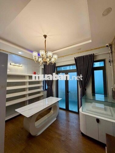 cho thuê nhà mặt hẻm lớn, cách mặt tiền 20m