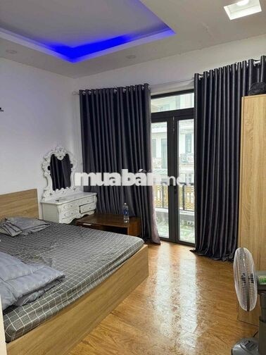 cho thuê nhà mặt hẻm lớn, cách mặt tiền 20m