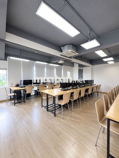 CHO THUÊ TOÀ NHÀ VĂN PHÒNG gần 1.000M2 KHU NGUYỄN GIA TRÍ BÌNH THẠNH 