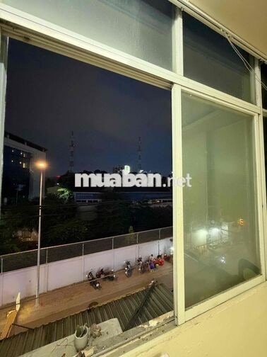 Phòng trọ mặt tiền đường thăng long