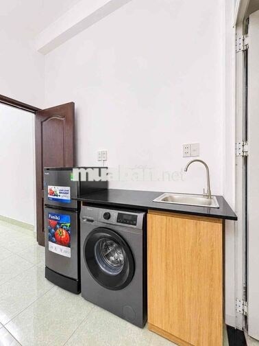 khai Trương căn Hộ ban công và cửa sổ mới xay , An dương vương q6