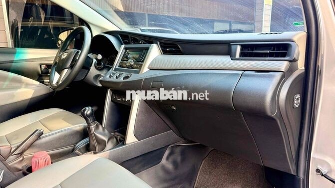 Toyota Innova 2020 2.0E Bạc