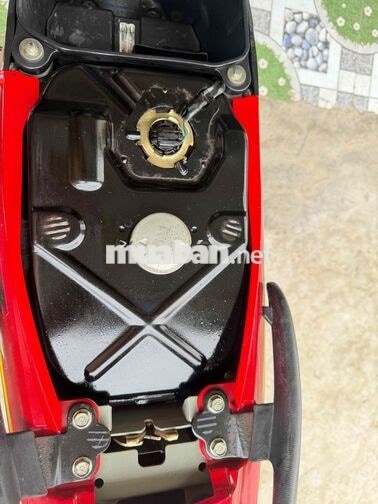 Honda Wave RS màu Đỏ bạc Việt Nam