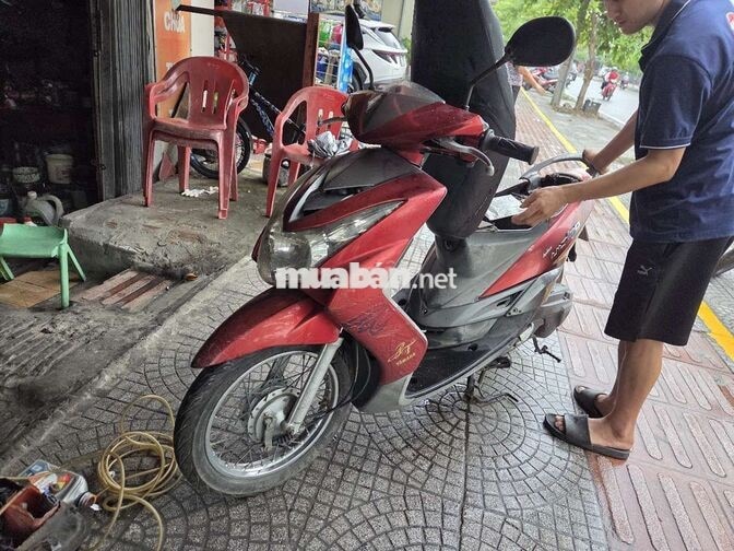 Yamaha Luvias màu đỏ