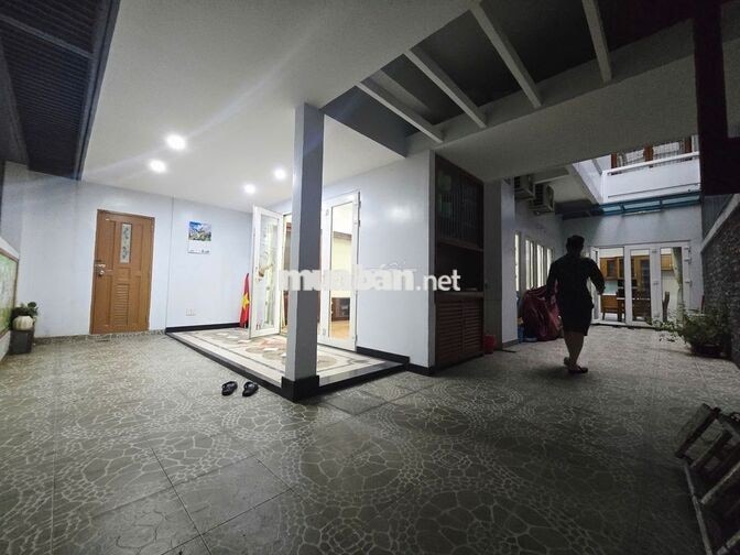 BIỆT THỰ CHO THUÊ ĐƯỜNG NGUYỄN TRỌNG TUYỂN. 8X19M. 1 TRỆT 2 LẦU ST