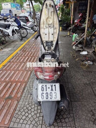Yamaha Luvias màu đỏ