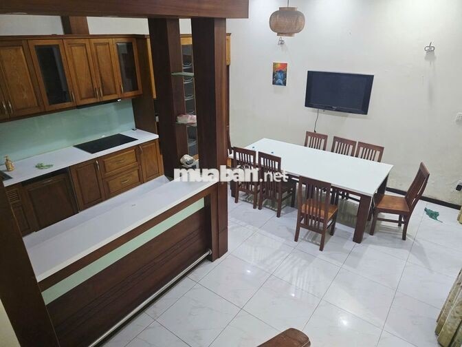 BIỆT THỰ CHO THUÊ ĐƯỜNG NGUYỄN TRỌNG TUYỂN. 8X19M. 1 TRỆT 2 LẦU ST