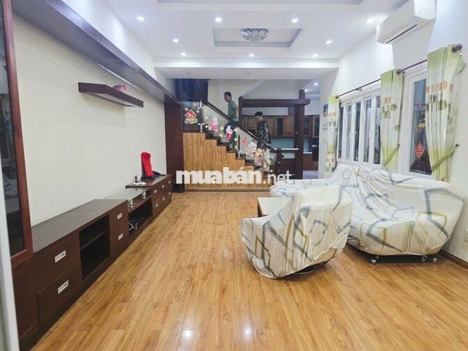 BIỆT THỰ CHO THUÊ ĐƯỜNG NGUYỄN TRỌNG TUYỂN. 8X19M. 1 TRỆT 2 LẦU ST