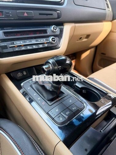 Kia Sedona 2016 bản full 7 chỗ màu bạc