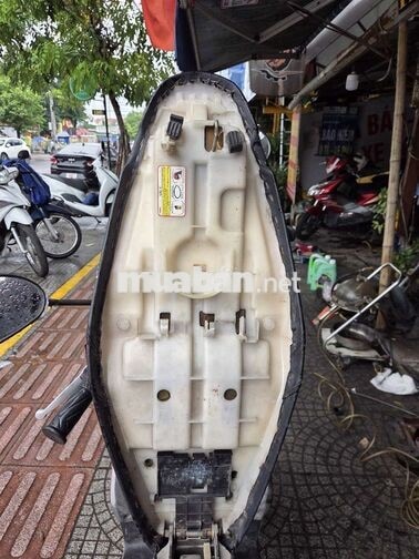 Yamaha Luvias màu đỏ