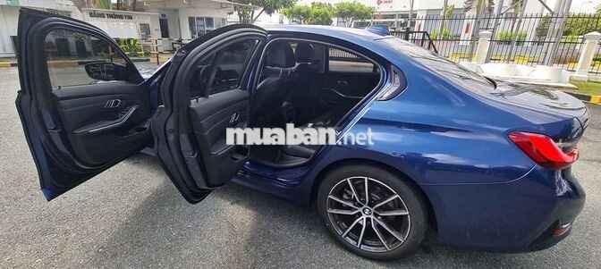 BMW 320i 5 chỗ Xăng Tự động Xanh