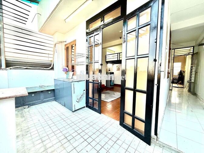 Studio ban công Penhouse tách bếp ngay GO Tô Hiến Thannhf