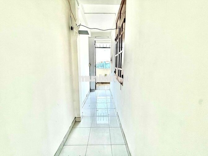 Studio ban công Penhouse tách bếp ngay GO Tô Hiến Thannhf