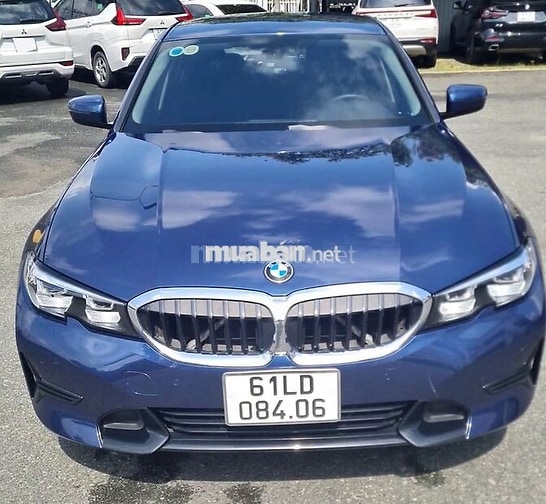 BMW 320i 5 chỗ Xăng Tự động Xanh