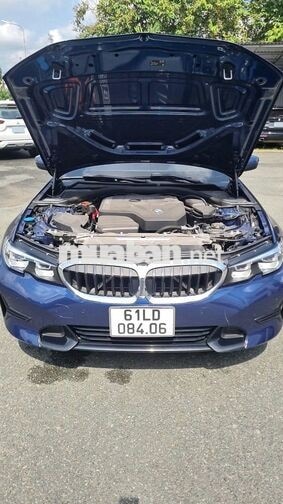 BMW 320i 5 chỗ Xăng Tự động Xanh
