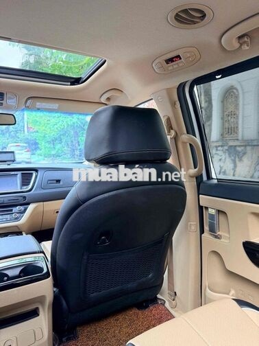 Kia Sedona 2016 bản full 7 chỗ màu bạc