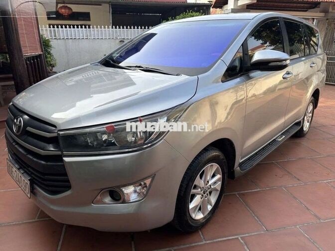 Toyota Innova 2016 2.0E Màu bạc