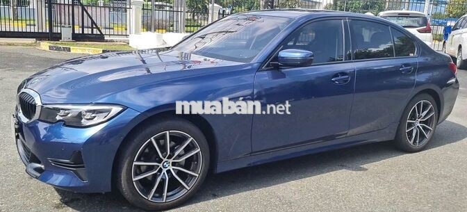 BMW 320i 5 chỗ Xăng Tự động Xanh